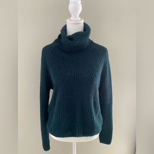 Women's Green Turtleneck Sweater | Size M | PTP 21” to 27”